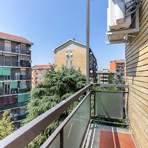 Alessia's Flat- M3 Corvetto Apartment