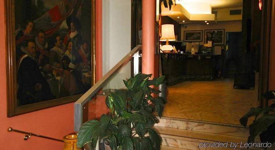 Hotel Mec Mediolan 3*,