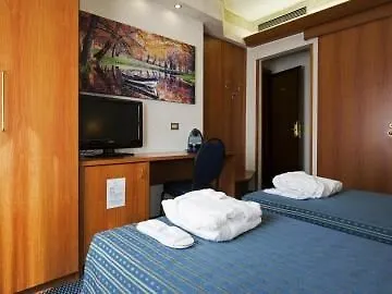 Hotel Mec Mediolan 3*,