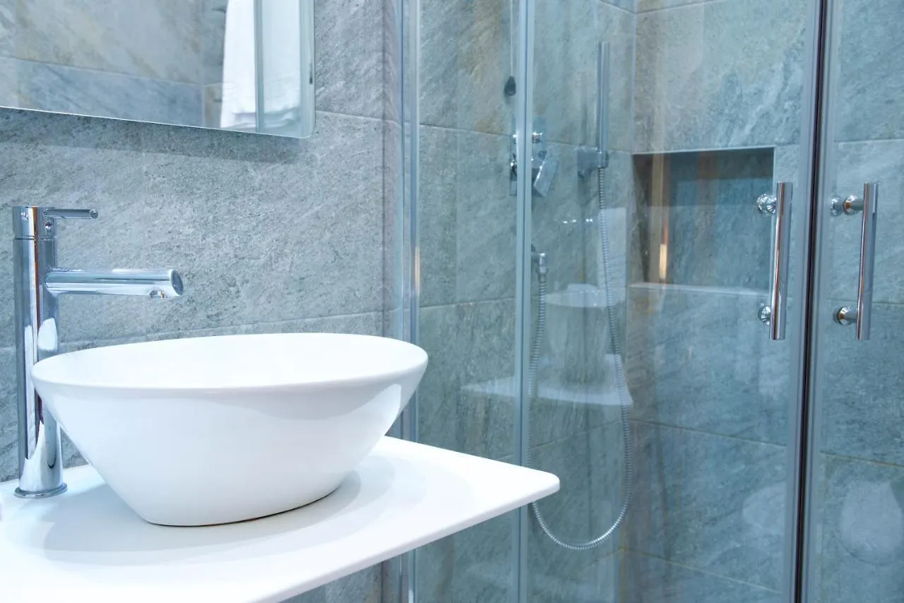 Hotel Mec Milan 3*,