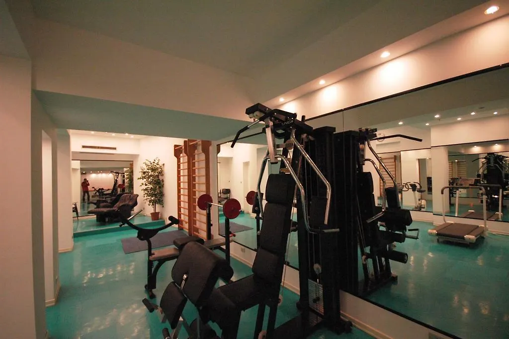Hotel Mec Milan 3*,